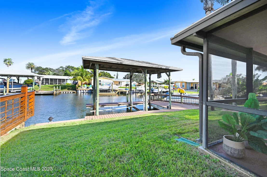 Photo of 405 Thrush Drive