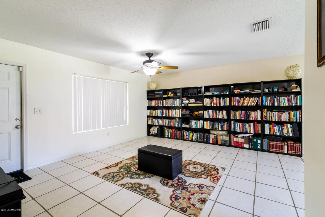 Photo of 1071 Hooper Avenue NE