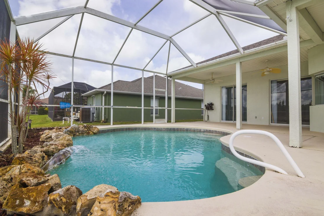 Photo of 4877 Alamanda Drive