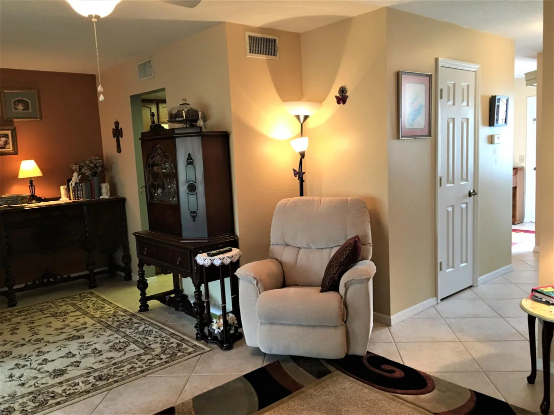 Photo of Unit 613 at 287 Current Drive