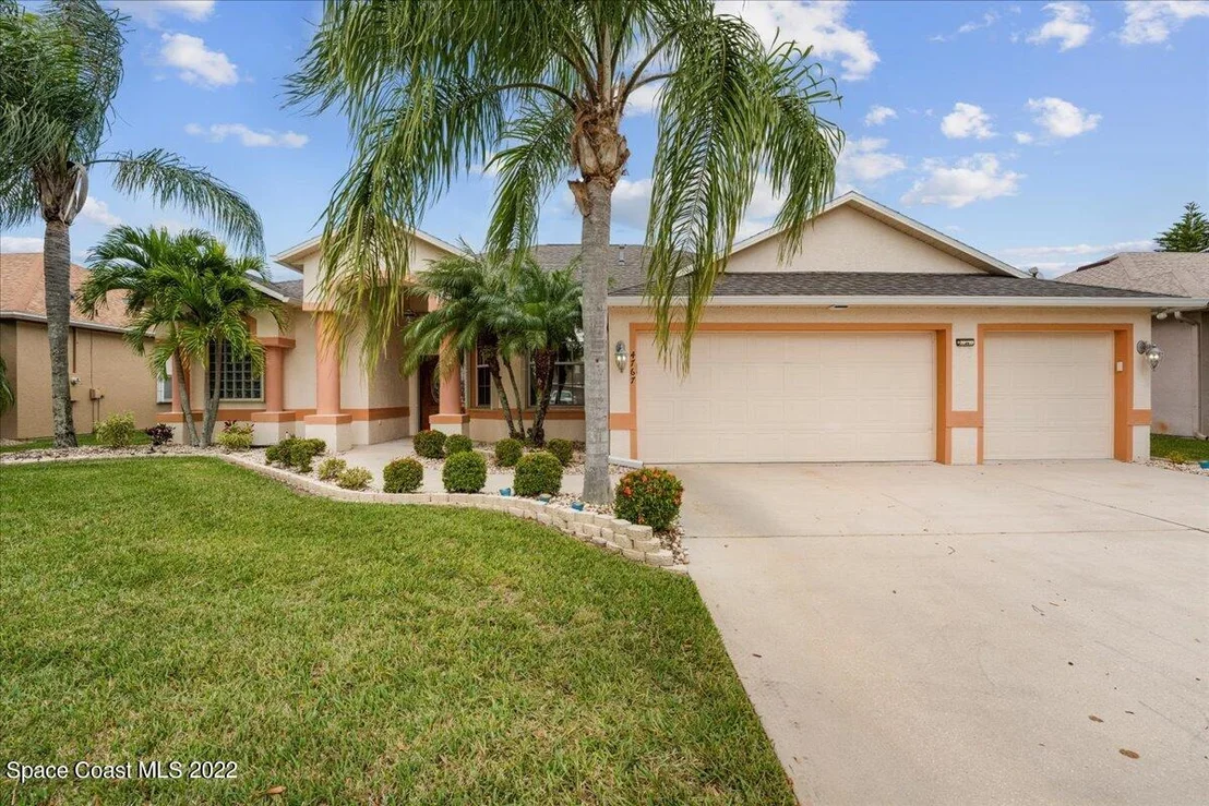 Photo of 4767 Alamanda Drive