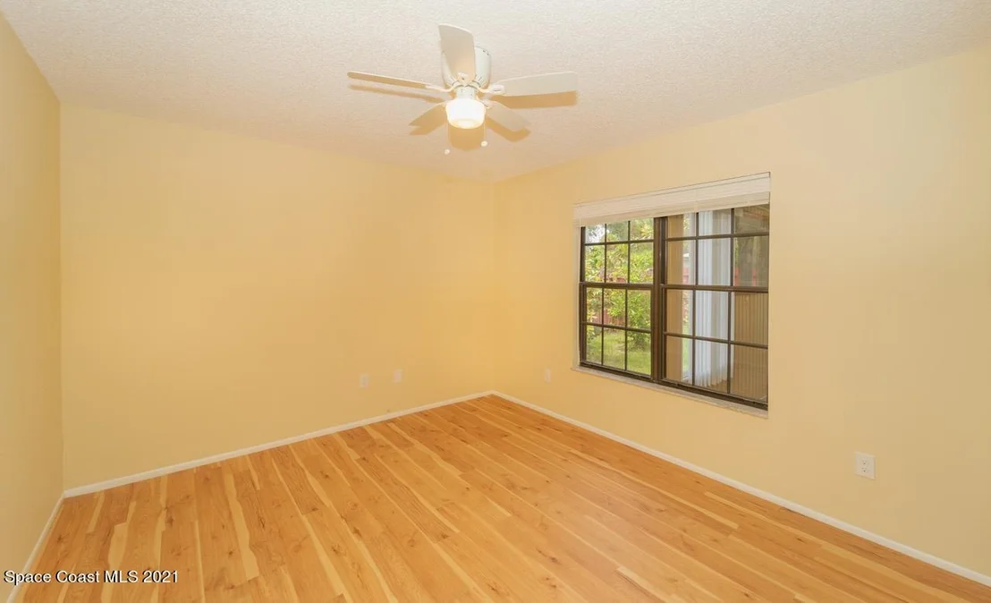 Photo of 958 Hart Place