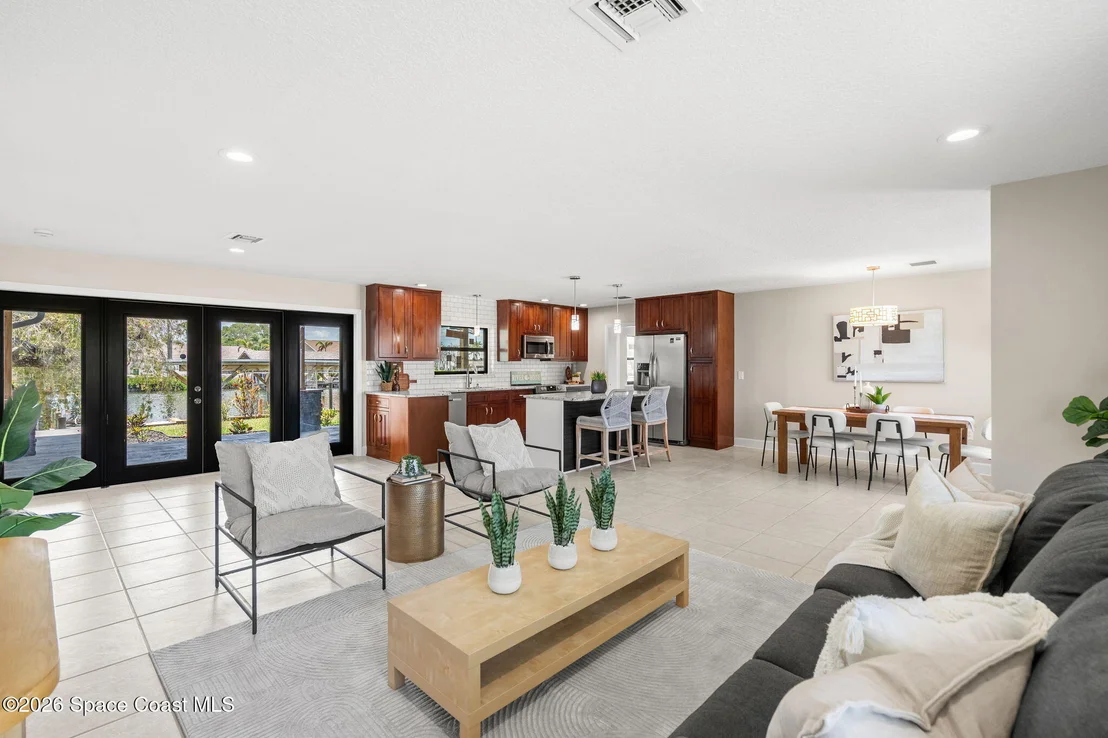 Photo of 213 River Road