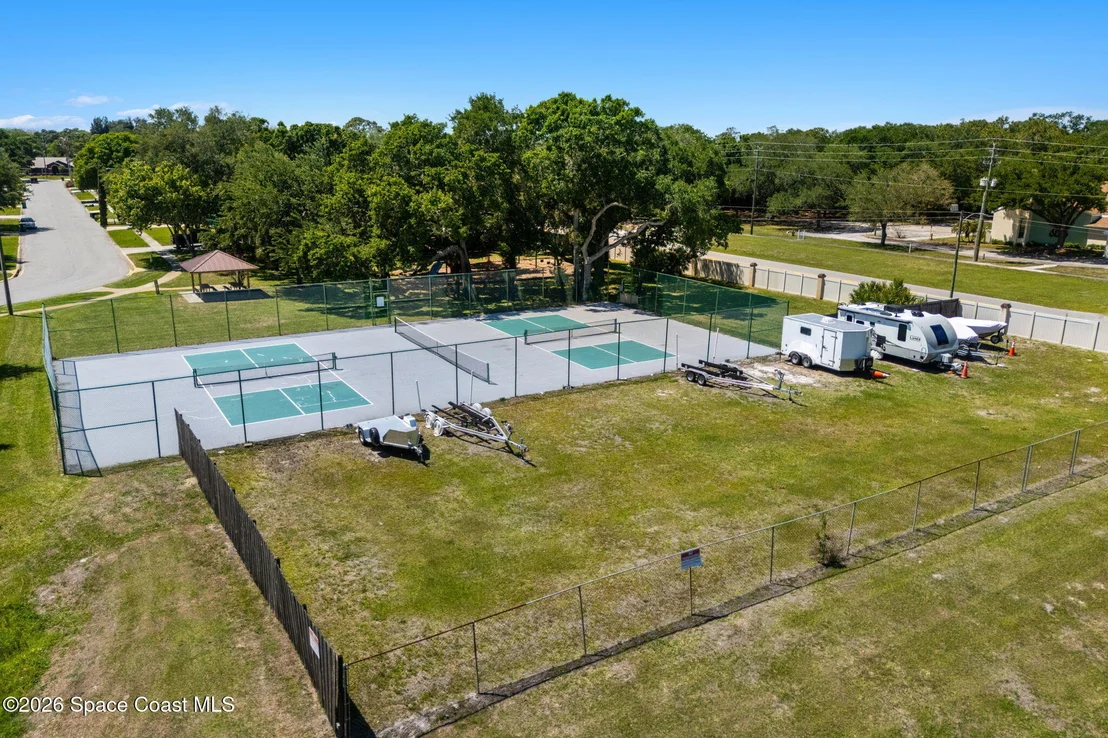 Photo of 950 Whisperpine Drive