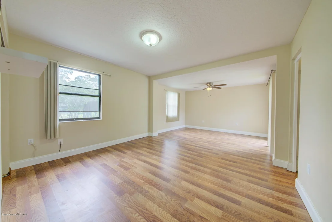 Photo of 1043 Green Road