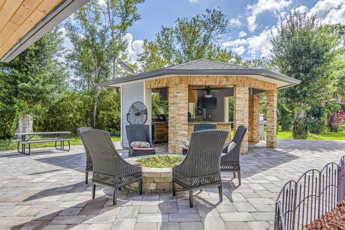 Photo of 4085 Lake Washington Road