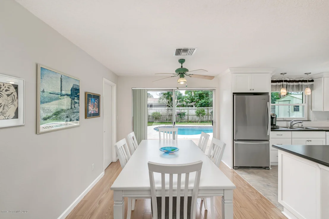 Photo of 565 Seabreeze Drive