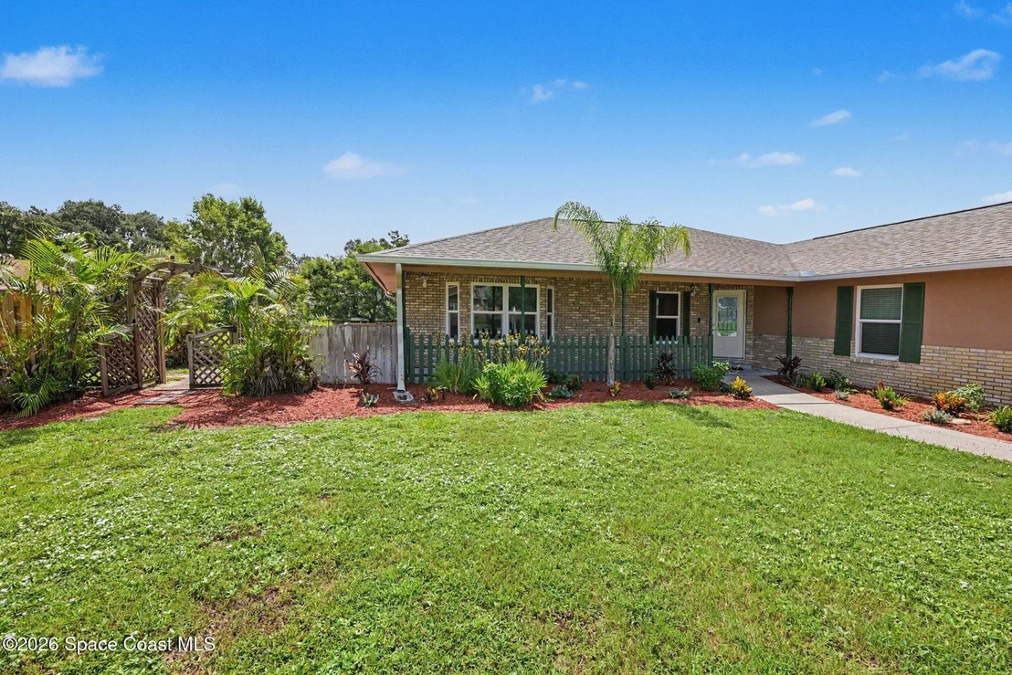 Photo of 1019 Mandarin Drive NE