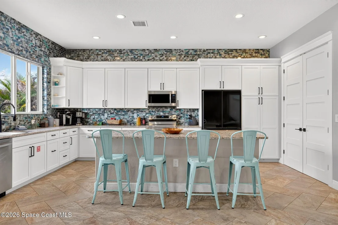 Photo of 318 Angelo Lane
