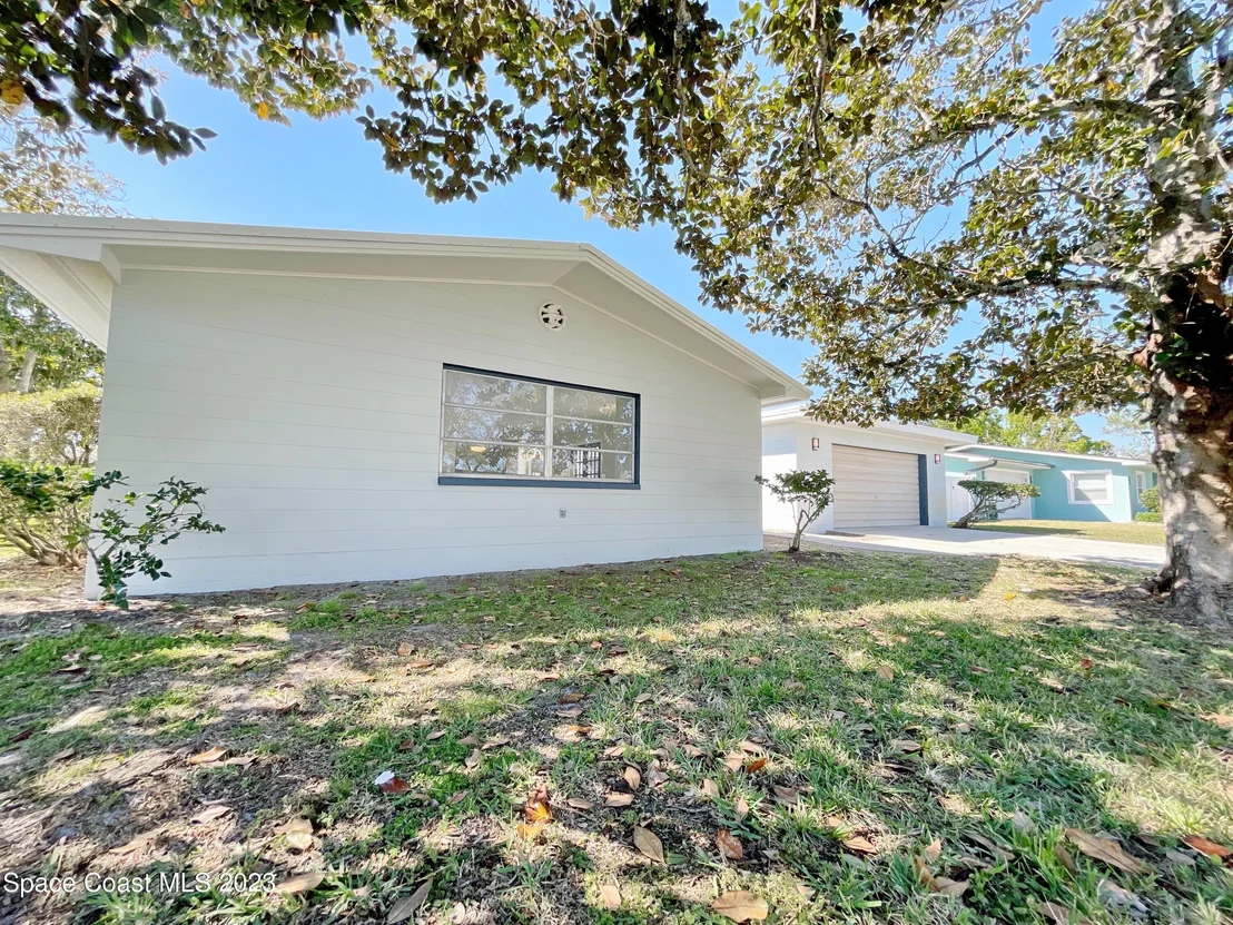Photo of 445 Linda Lane