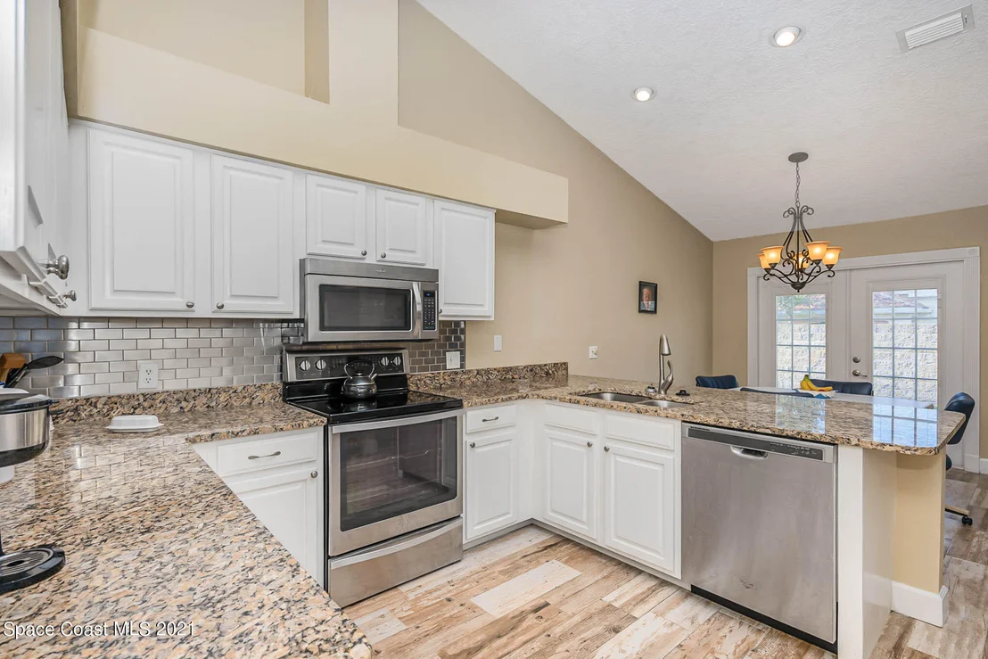 Photo of 1365 Heritage Acres Boulevard
