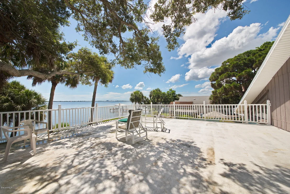 Photo of 2317 Pineapple Avenue