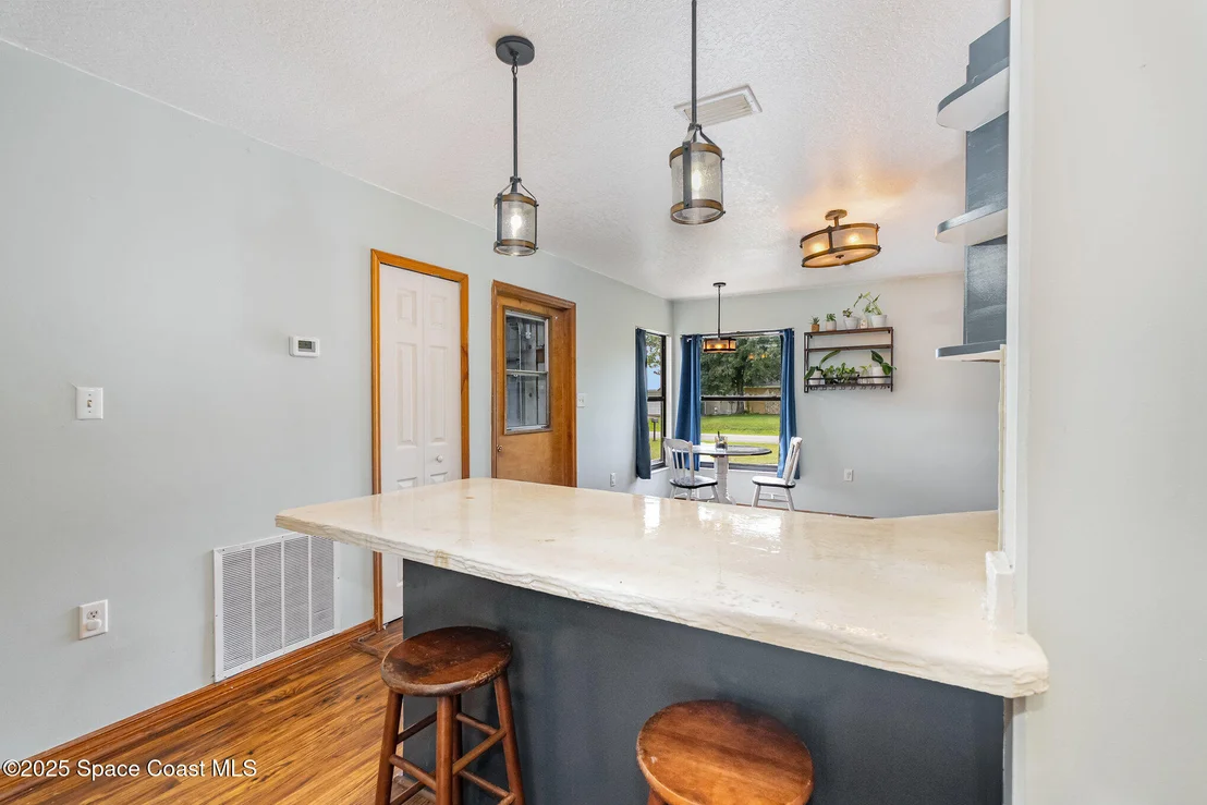 Photo of 5170 Everett Street
