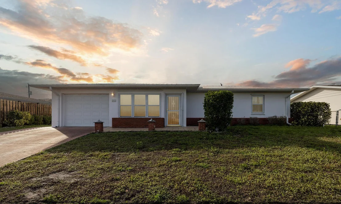 Photo of 2962 Chipper Drive NE