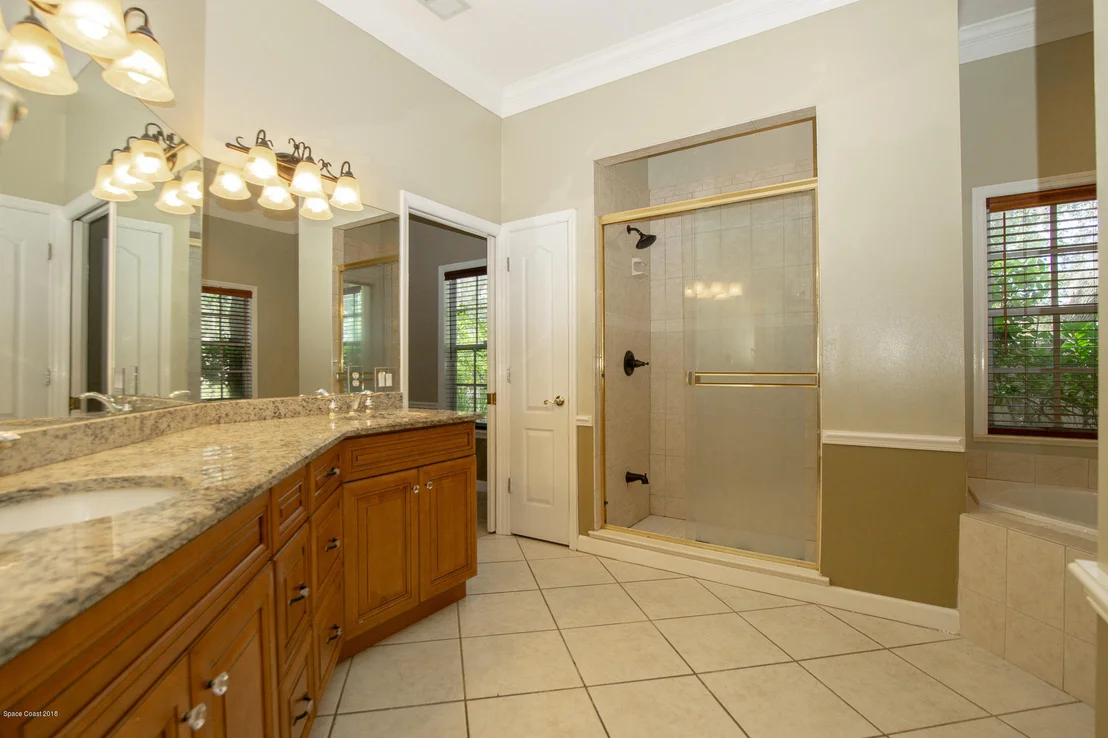 Photo of 652 Gilbert Drive NE