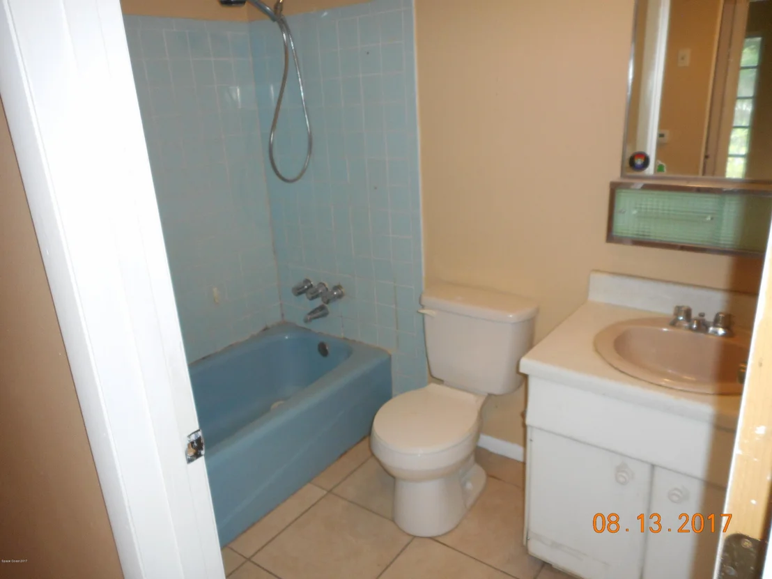 Photo of 1101 Cable Lane NE