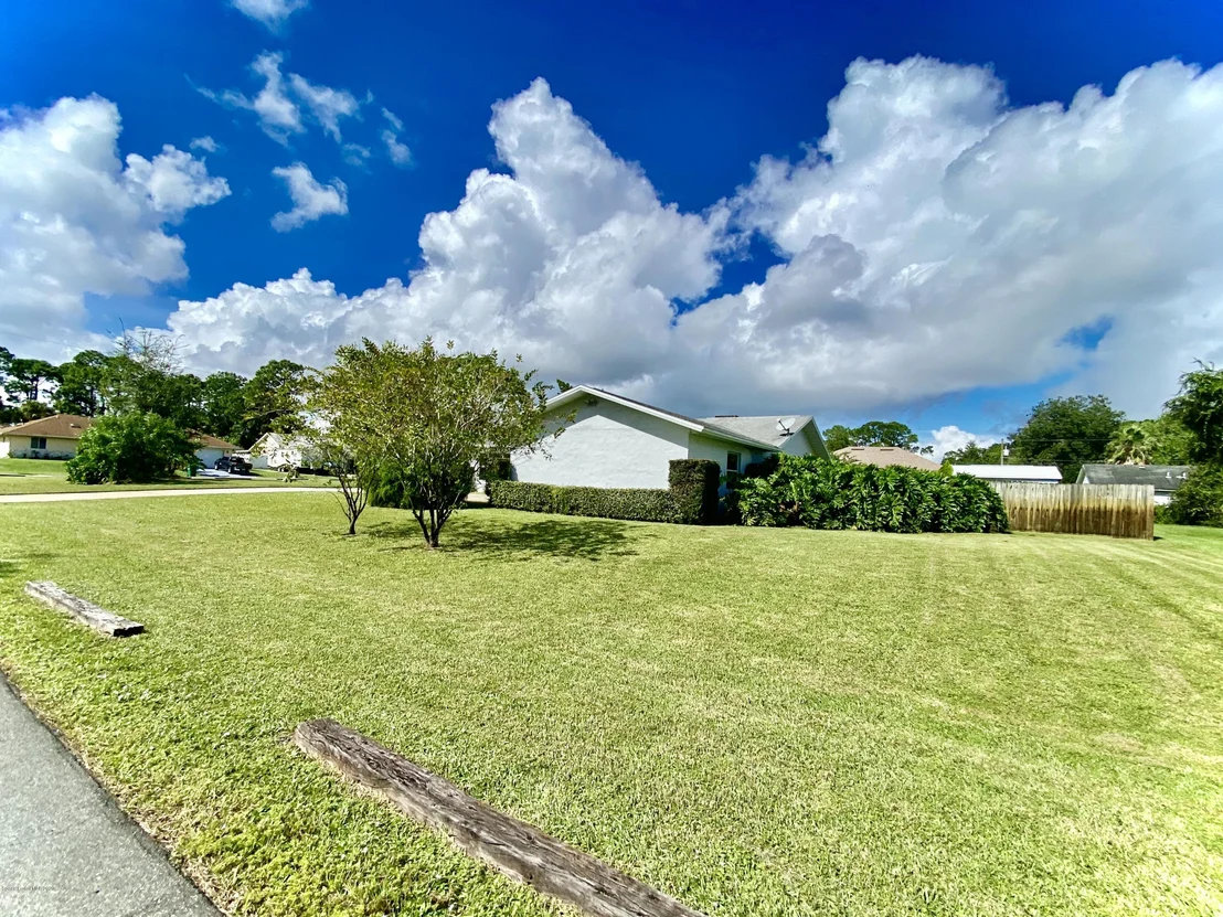 Photo of 5282 Bridge Road