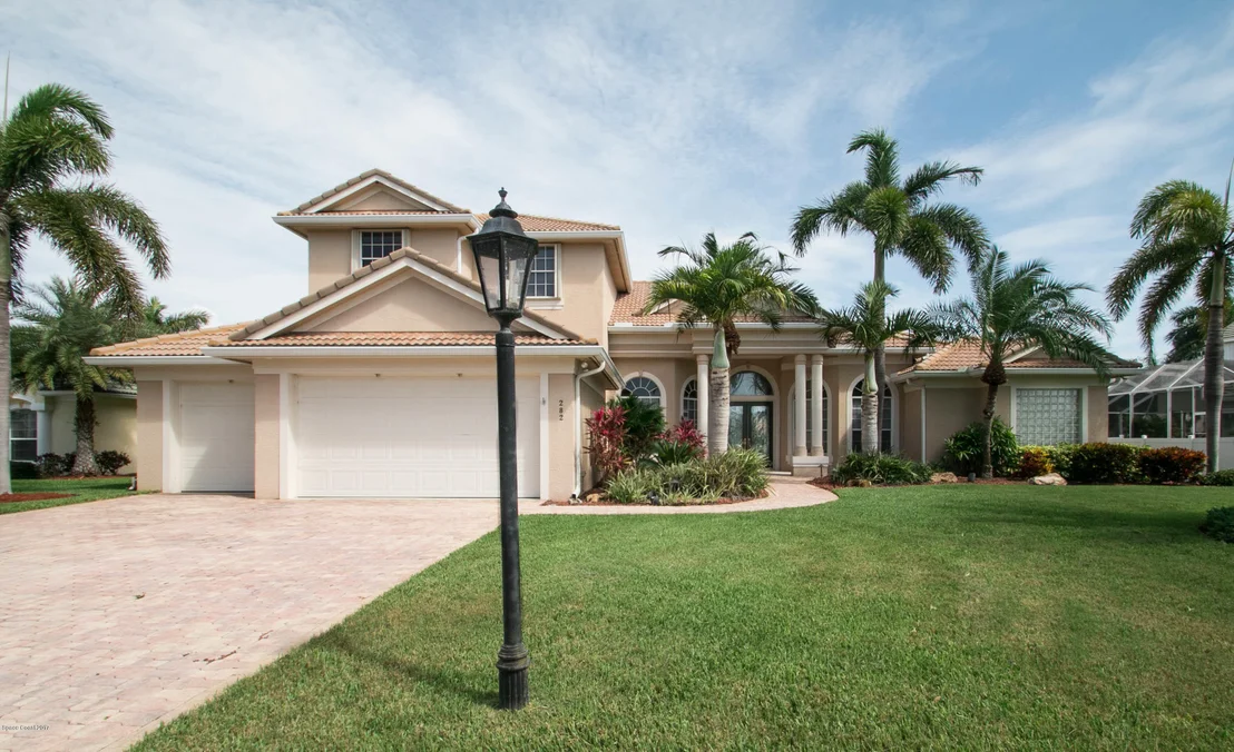 Photo of 282 Flanders Drive
