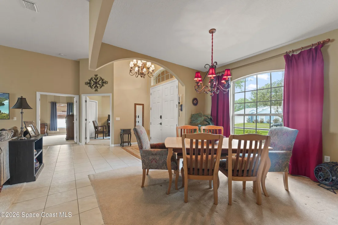 Photo of 385 Tunbridge Drive