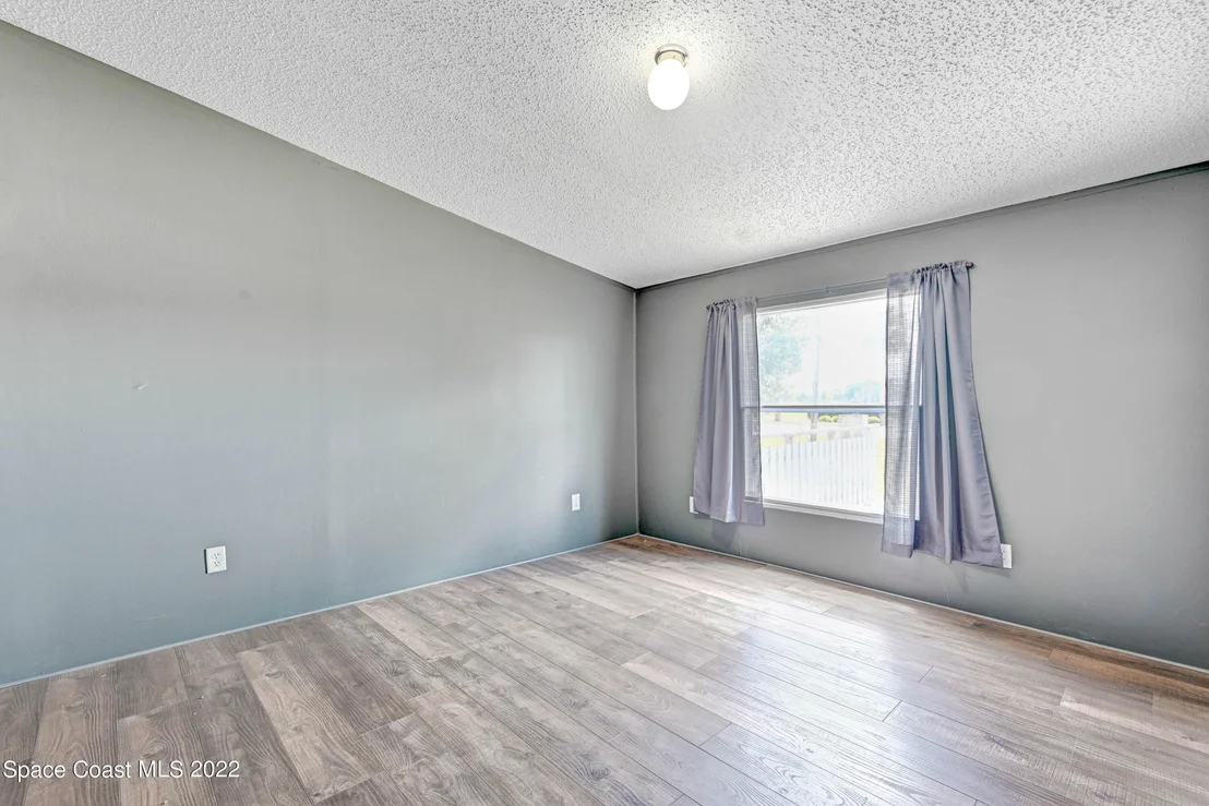 Photo of 560 Camp Road