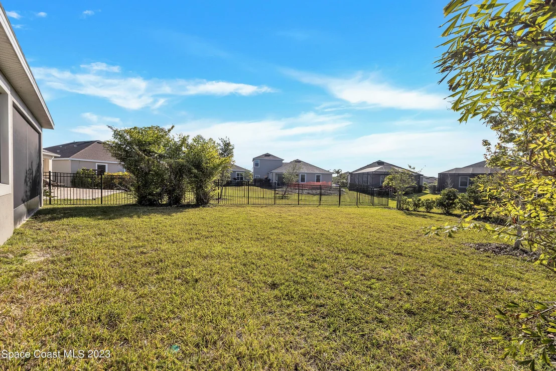 Photo of 7338 Bluemink Lane