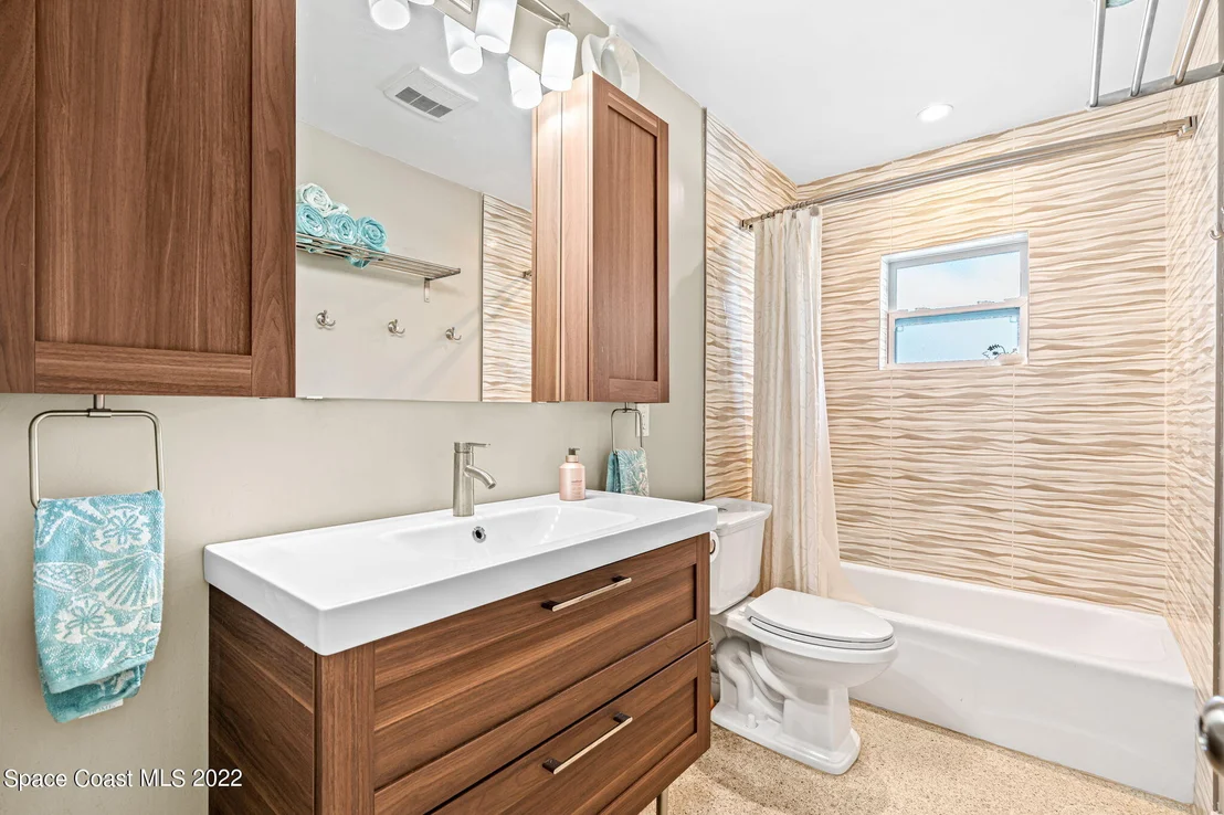 Photo of 518 Pine Tree Drive