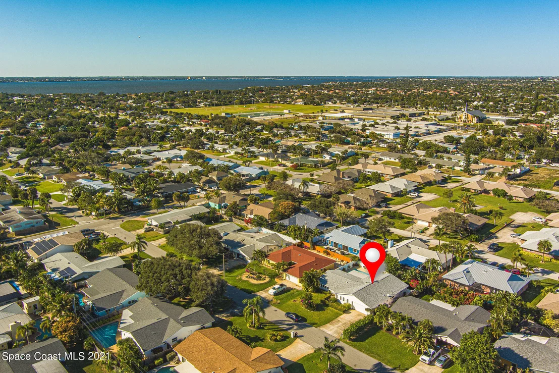 Photo of 330 Seabreeze Drive