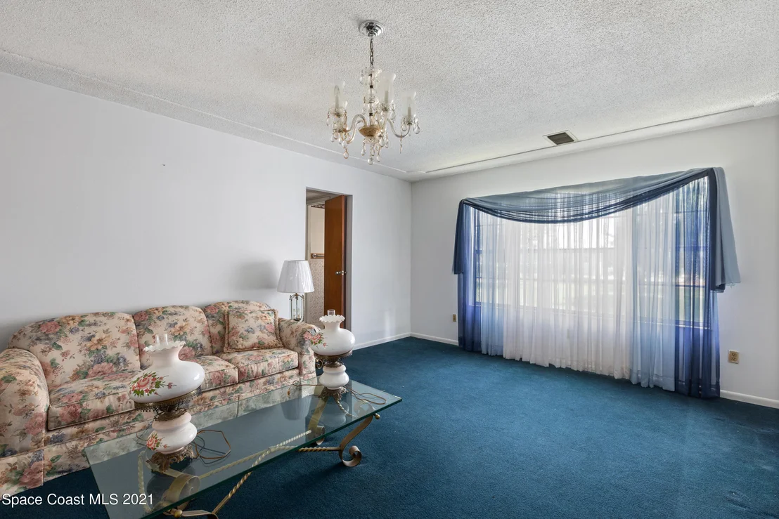 Photo of 4380 Milwaukee Avenue