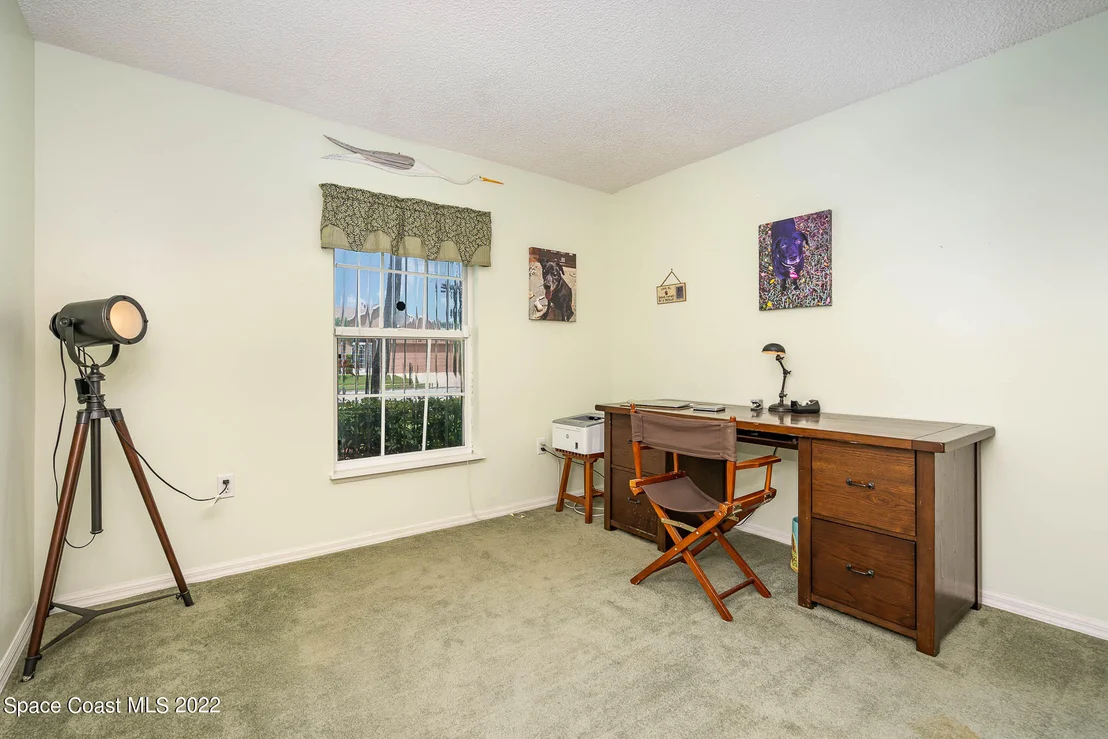 Photo of 1133 White Oak Circle
