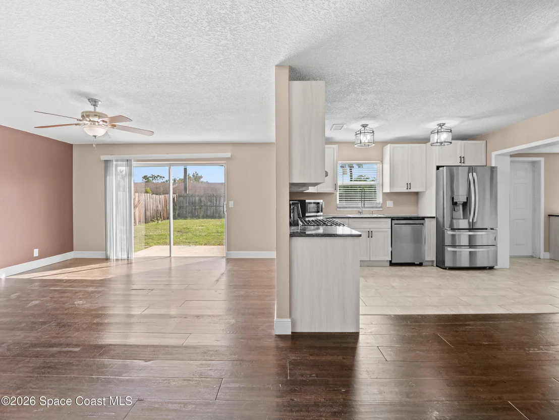 Photo of 956 Beechfern Lane