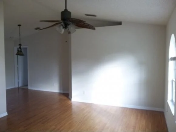 Photo of 6420 Ainsworth