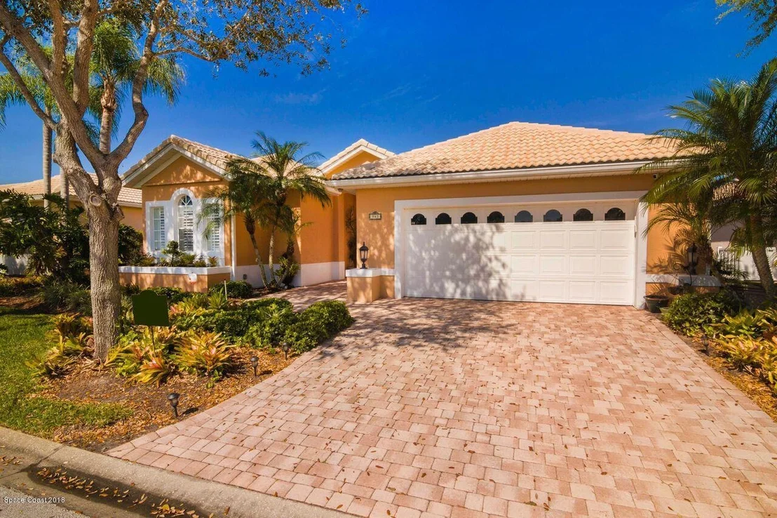 Photo of 943 Palm Brook Drive