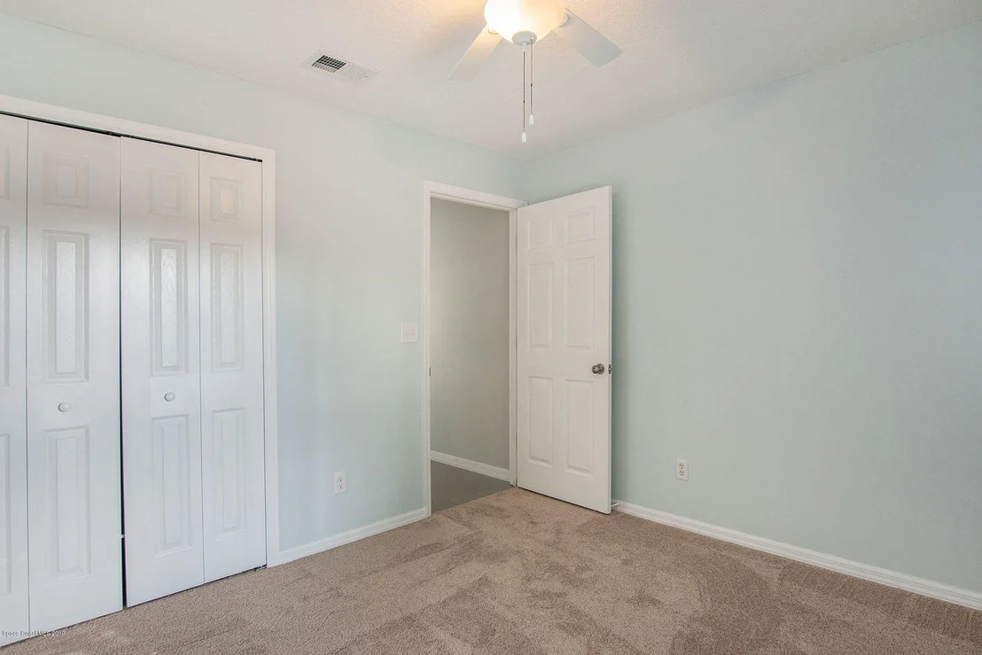 Photo of 2076 Lansing Street