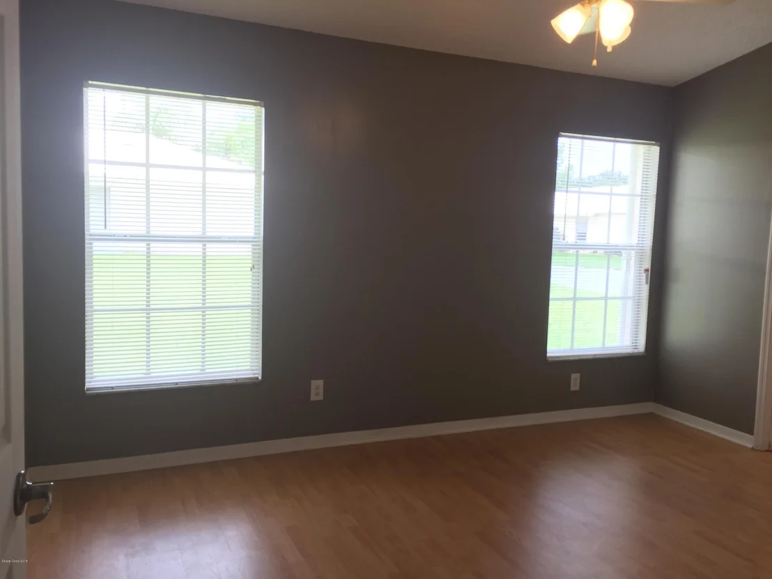 Photo of 1223 Goldenrod Circle NE