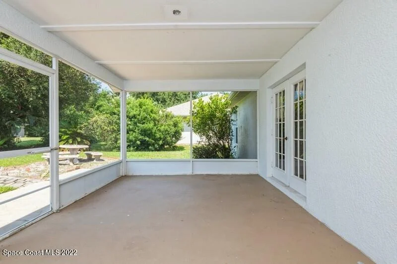 Photo of 6555 Adrian Street N