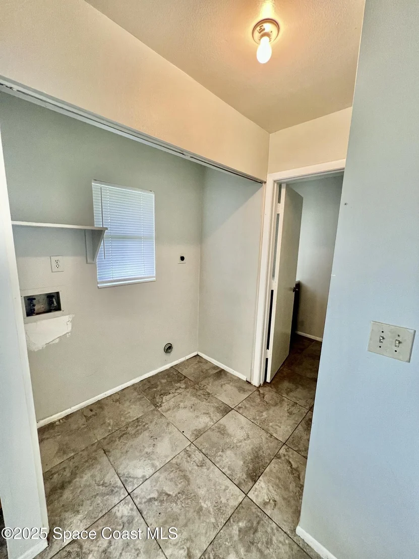 Photo of 1100 Hooper Avenue NE