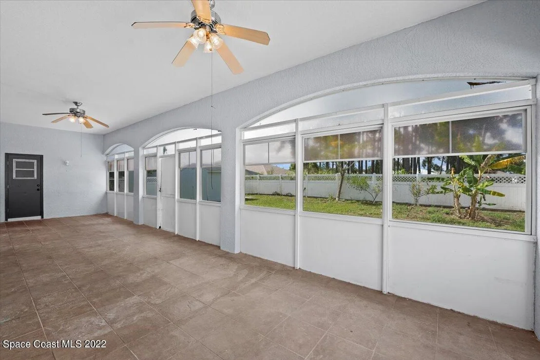 Photo of 1090 Emerald Road SE