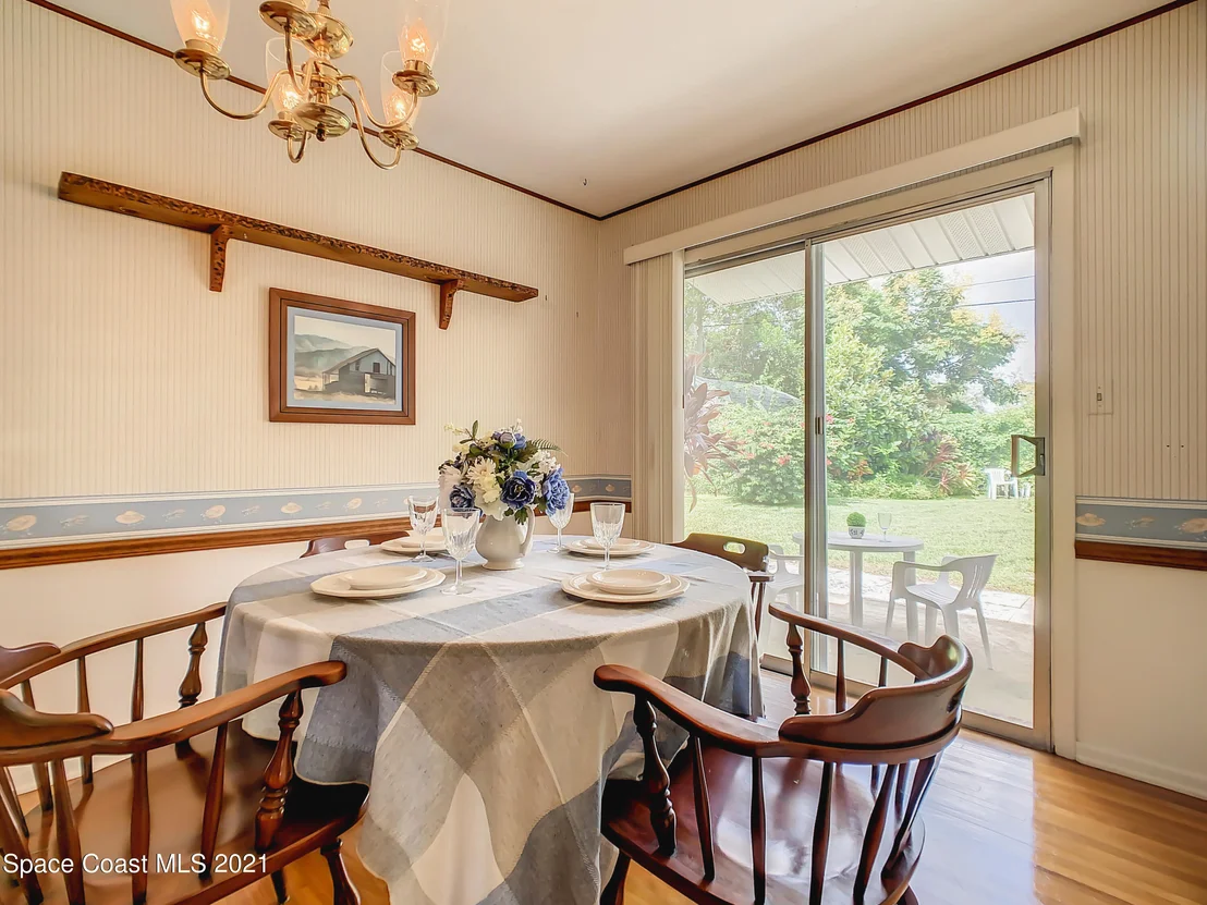 Photo of 940 Forest Road