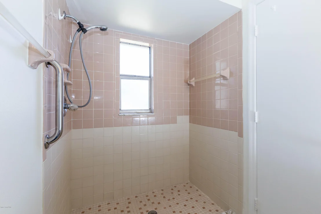 Photo of 1522 Spruce Road
