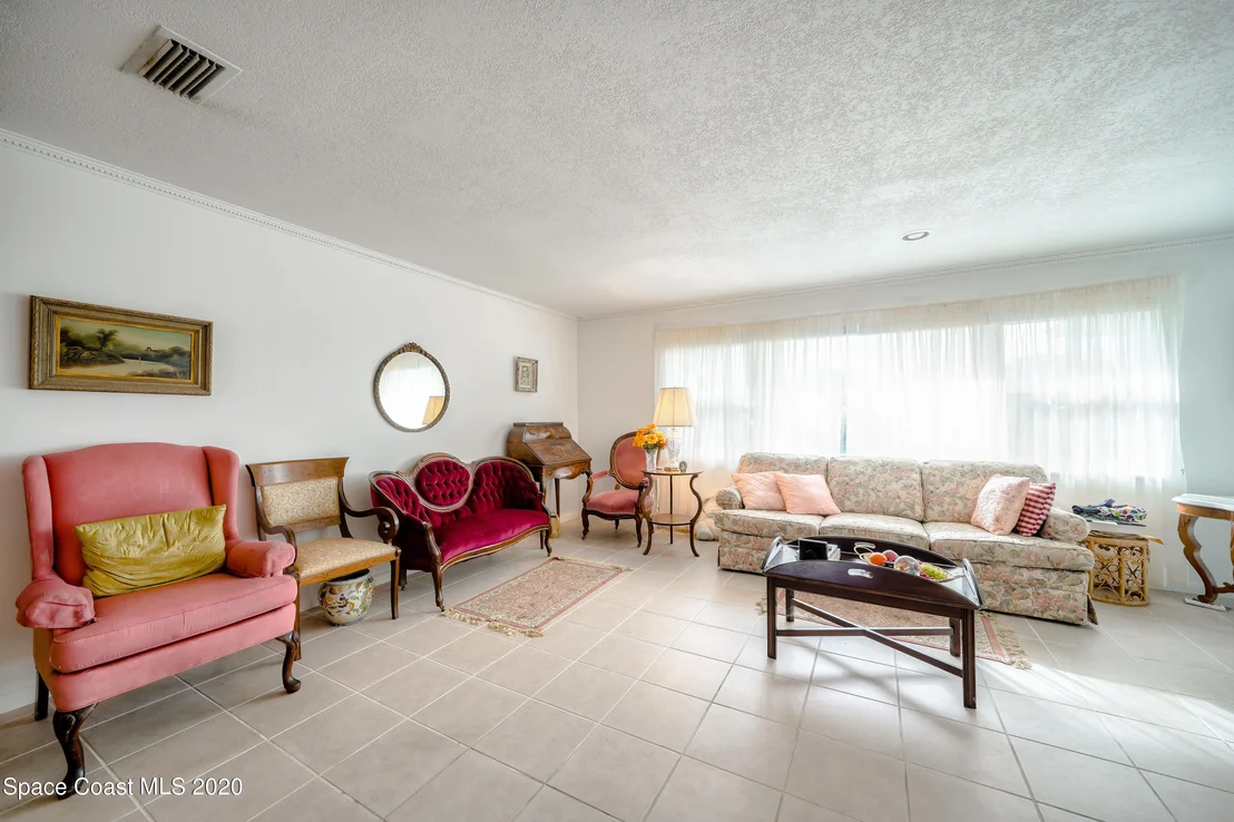 Photo of 304 HAMLIN Avenue