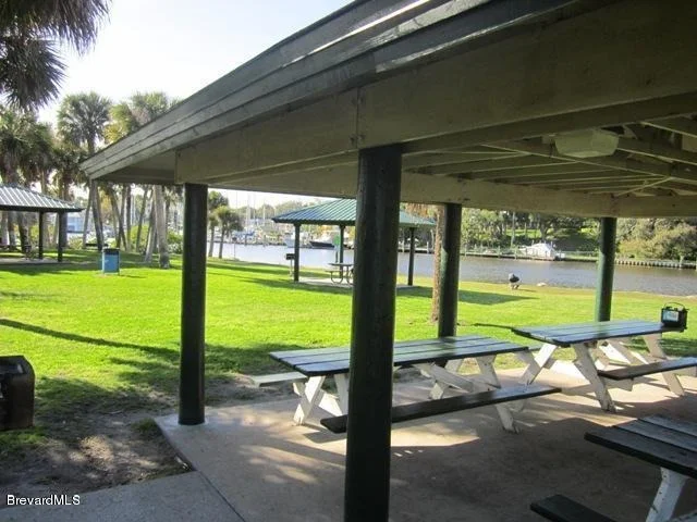 Photo of 526 Coral Drive