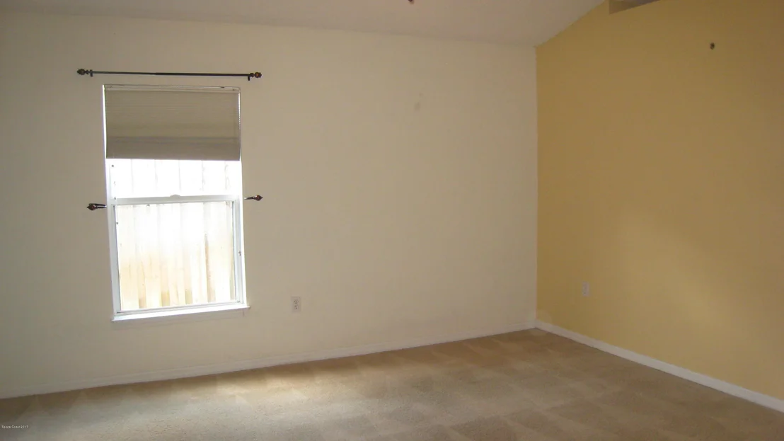 Photo of 1159 White Oak Circle