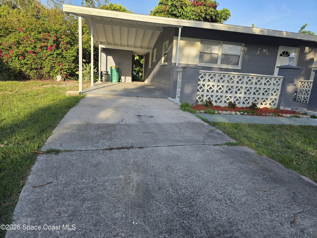 Photo of 1631 Albert Drive