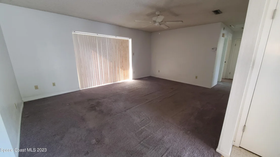 Photo of 939 Kings Post Road