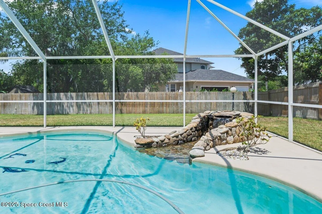 Photo of 5863 Newbury Circle