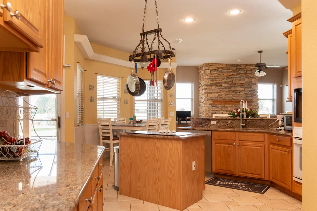 Photo of 1748 Windbrook Drive SE