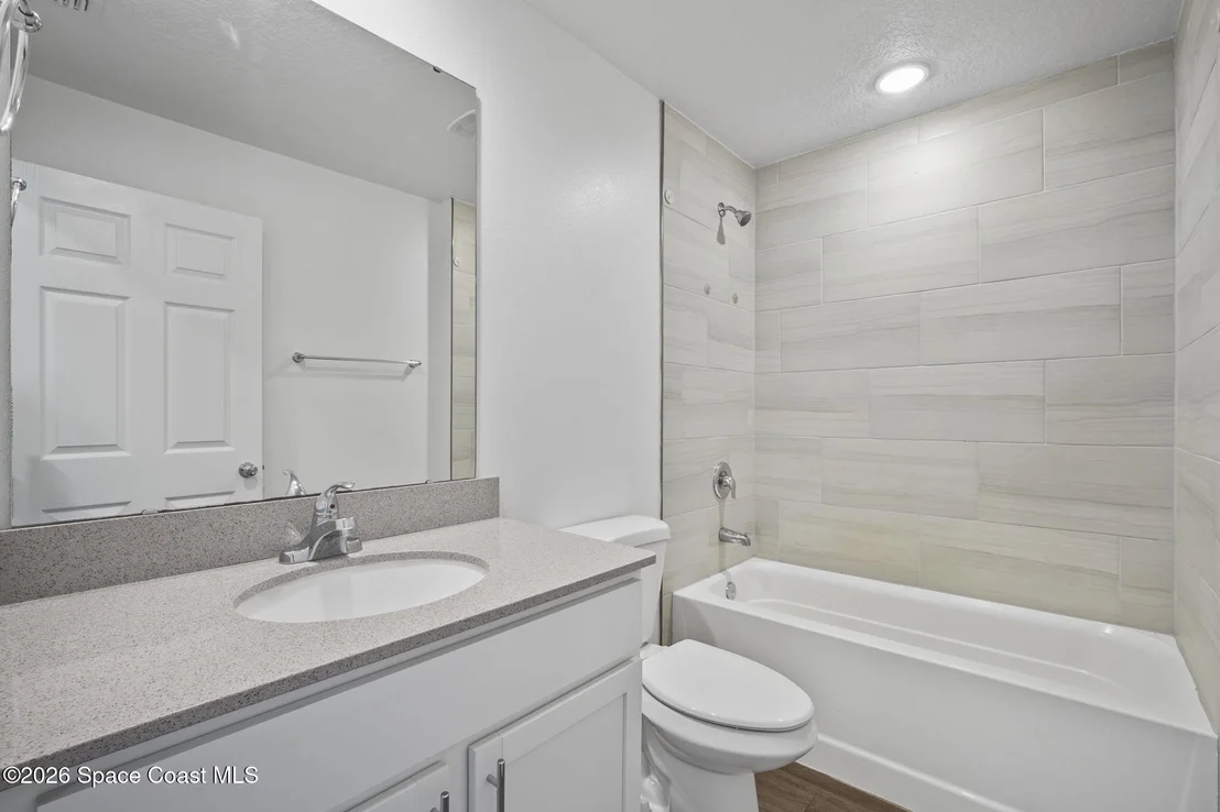 Photo of 549 Eldron Boulevard SE