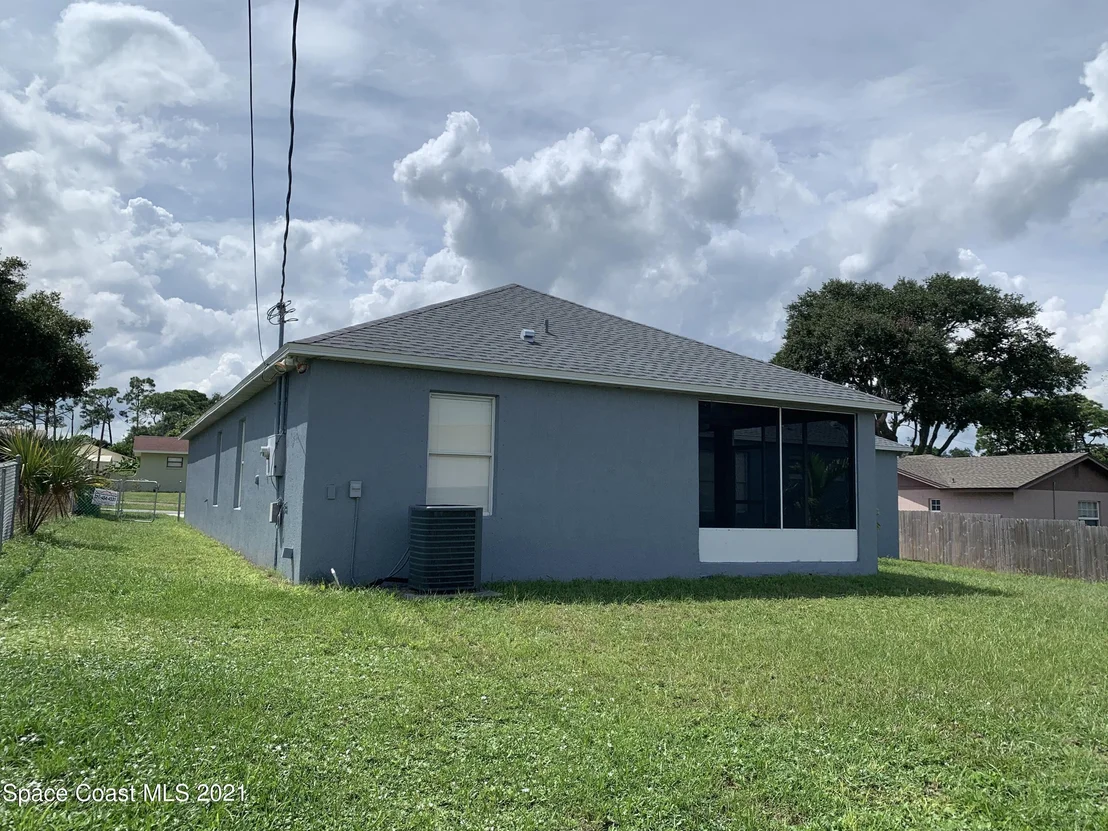 Photo of 721 Amor Drive