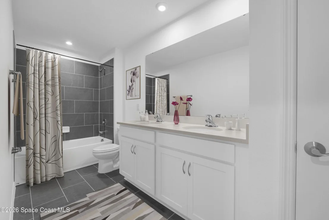 Photo of 1085 Connolly Lane NE