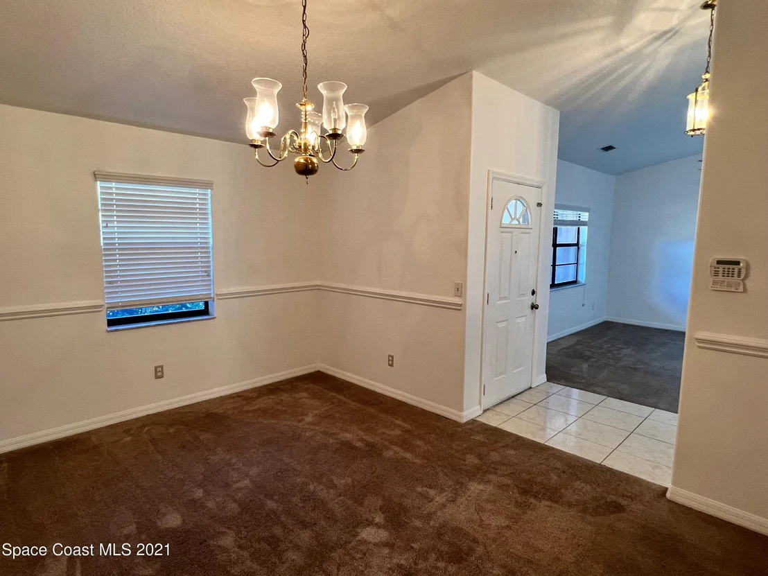 Photo of 2796 Rodeo Drive NE